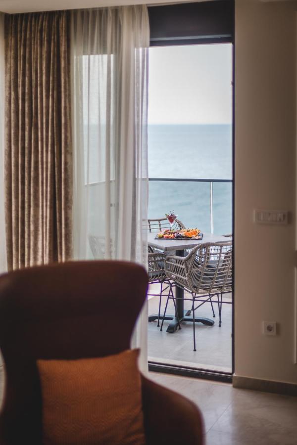Kalamper Apartments Dobra Voda Luaran gambar