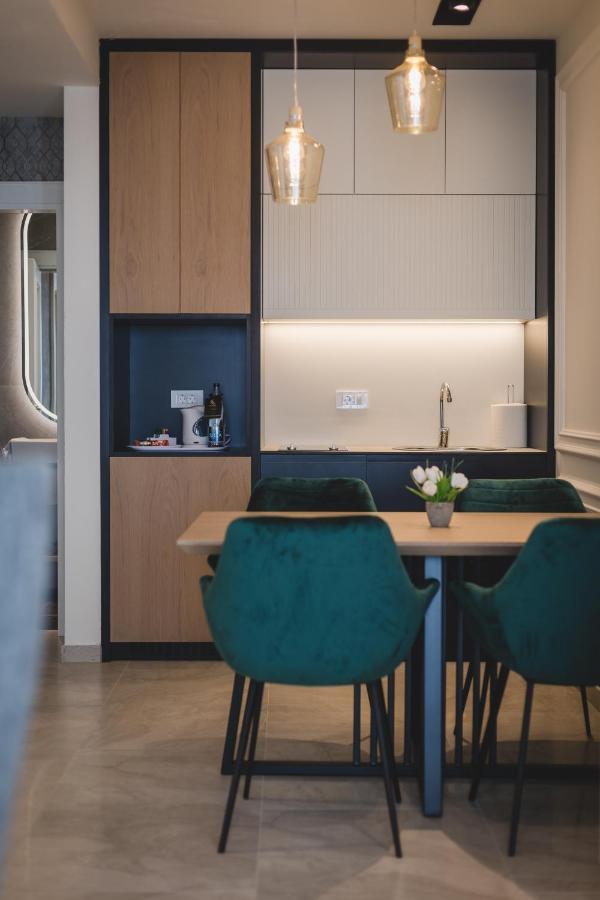 Kalamper Apartments Dobra Voda Luaran gambar