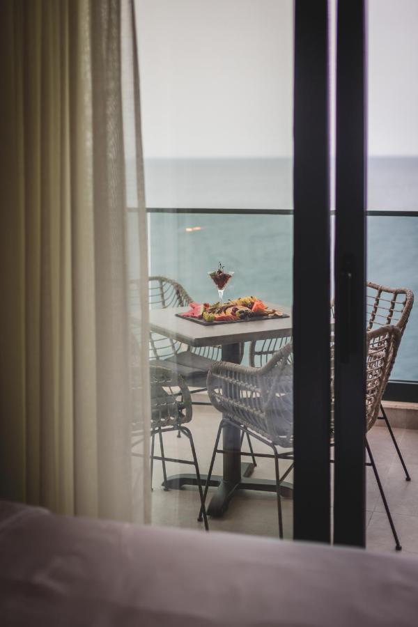 Kalamper Apartments Dobra Voda Luaran gambar