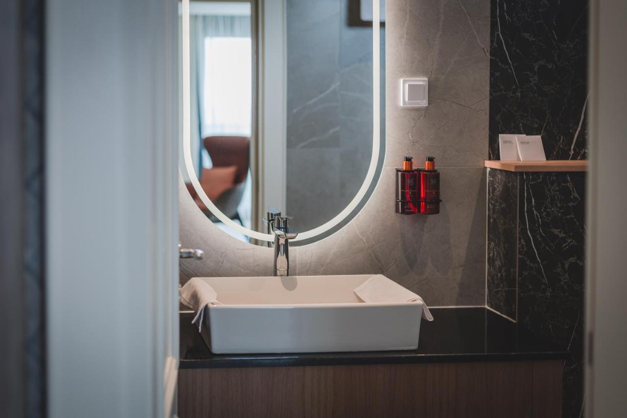 Kalamper Apartments Dobra Voda Luaran gambar